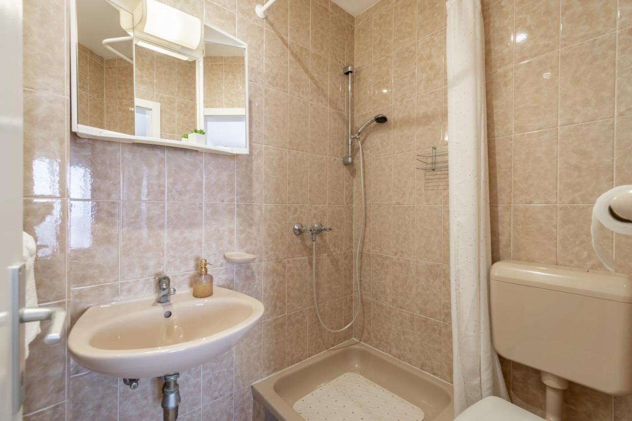 Apartment Iva With Sea View Makarska Luaran gambar