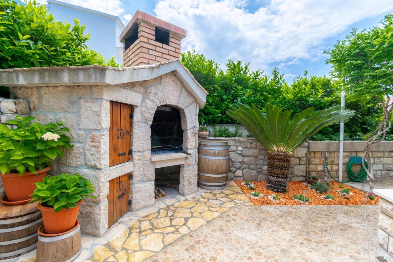 Apartment Iva With Sea View Makarska Luaran gambar